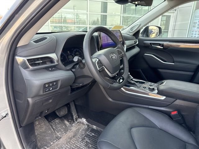 2025 Toyota Highlander Platinum AWD