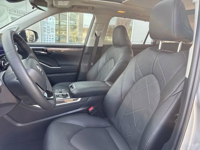 2025 Toyota Highlander Platinum AWD