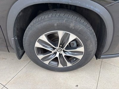 2025 Toyota Highlander XLE AWD