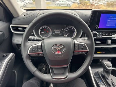 2025 Toyota Highlander XLE AWD