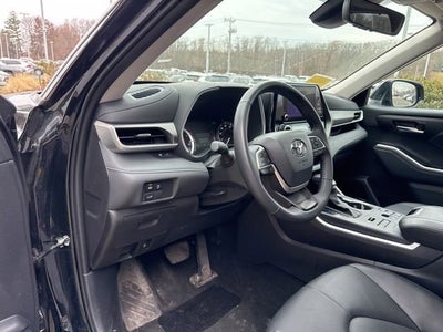 2025 Toyota Highlander XLE AWD