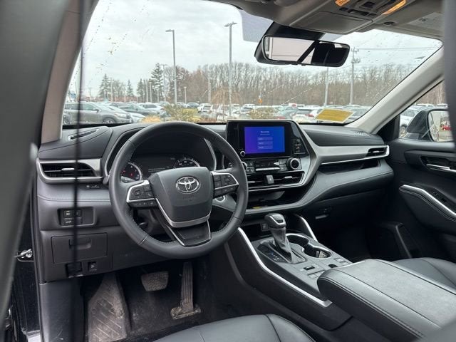 2025 Toyota Highlander XLE AWD