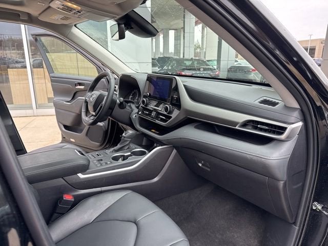 2025 Toyota Highlander XLE AWD