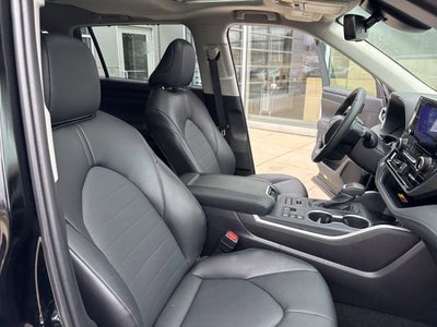 2025 Toyota Highlander XLE AWD