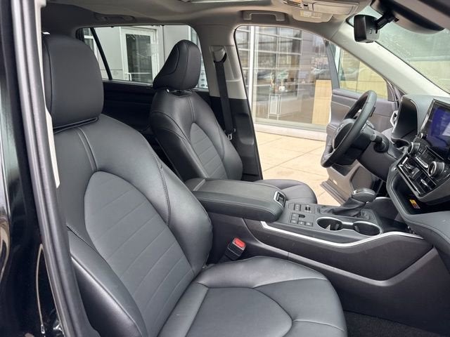 2025 Toyota Highlander XLE AWD