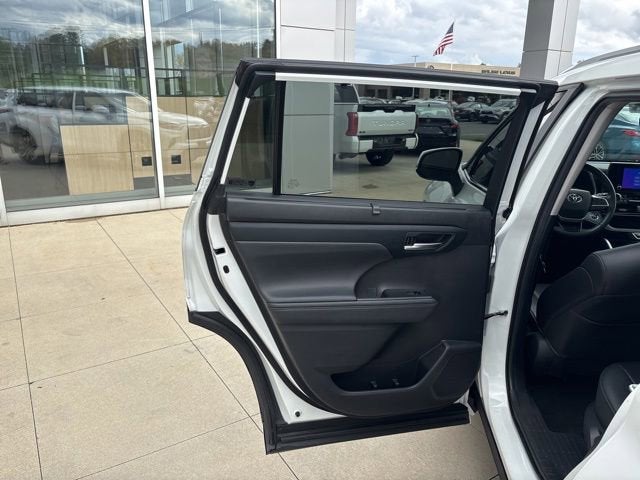 2023 Toyota Highlander XLE AWD