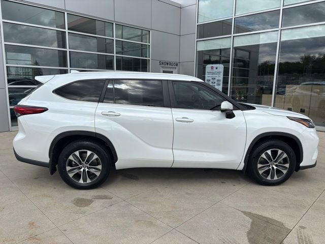 2023 Toyota Highlander XLE AWD
