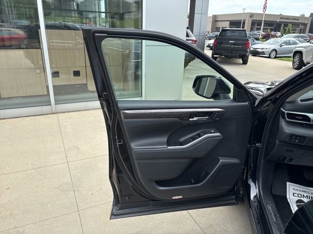 2023 Toyota Highlander Platinum AWD
