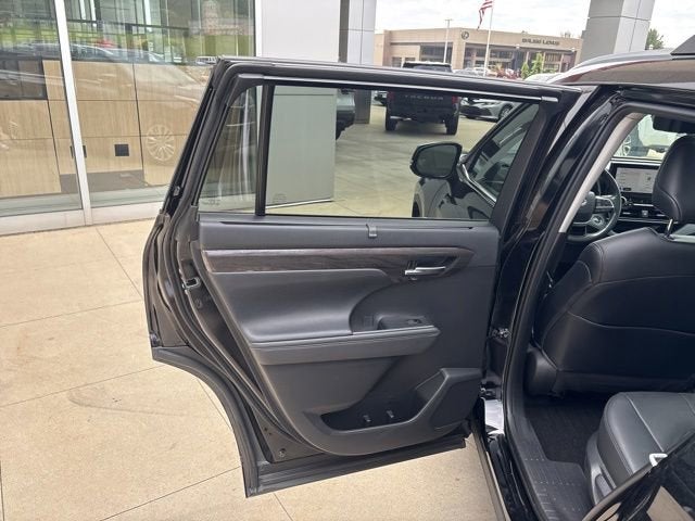 2023 Toyota Highlander Platinum AWD