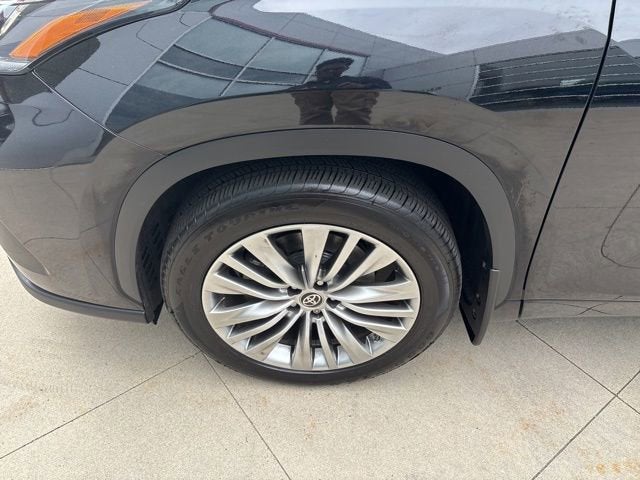 2023 Toyota Highlander Platinum AWD