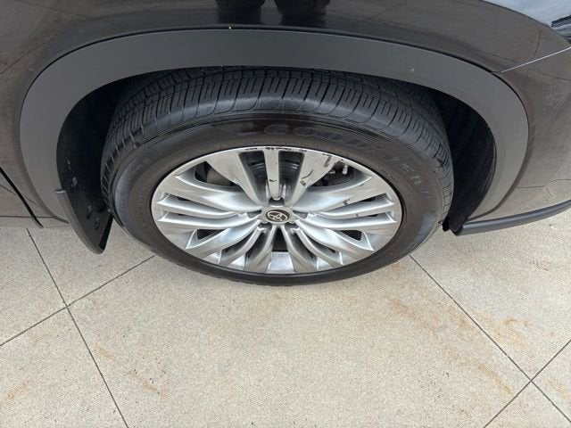 2023 Toyota Highlander Platinum AWD
