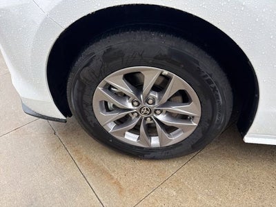 2025 Toyota Sienna LE FWD 8-Passenger