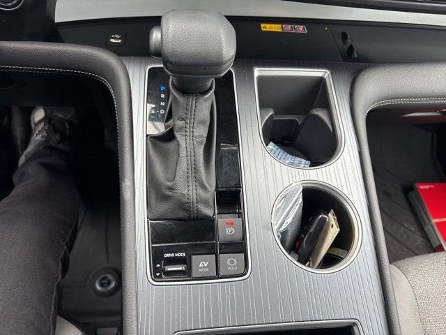 2025 Toyota Sienna LE FWD 8-Passenger