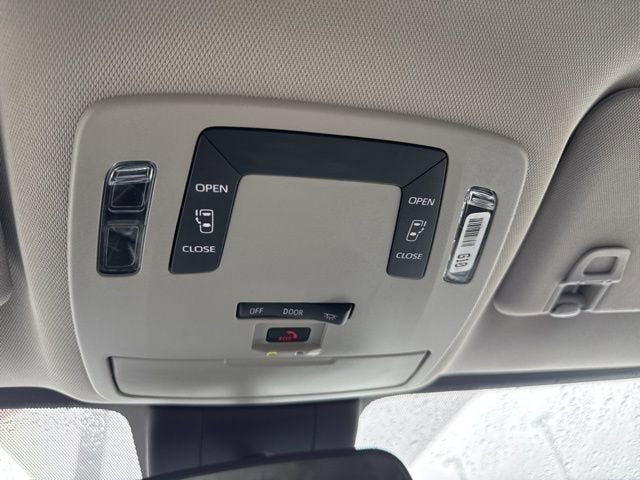 2025 Toyota Sienna LE FWD 8-Passenger