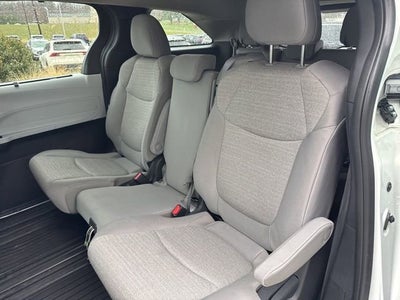 2025 Toyota Sienna LE FWD 8-Passenger