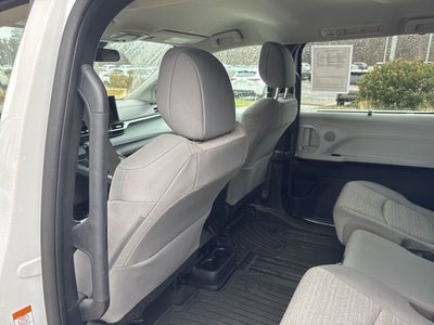 2025 Toyota Sienna LE FWD 8-Passenger