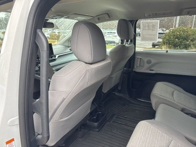 2025 Toyota Sienna LE FWD 8-Passenger