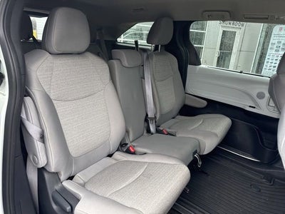 2025 Toyota Sienna LE FWD 8-Passenger