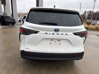 2025 Toyota Sienna LE FWD 8-Passenger