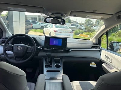 2026 Toyota Sienna LE FWD 8-Passenger