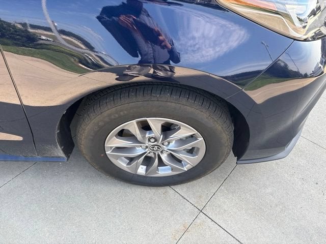 2026 Toyota Sienna LE FWD 8-Passenger