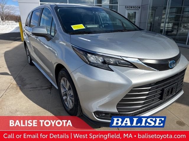 2024 Toyota Sienna LE AWD 8-Passenger