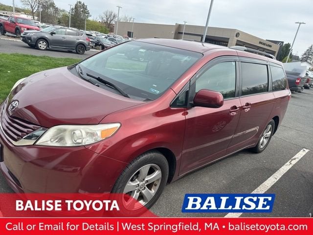 2017 Toyota Sienna LE FWD 8-Passenger