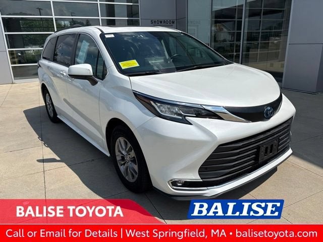 2023 Toyota Sienna Base