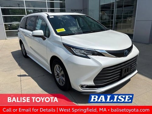 2023 Toyota Sienna Base