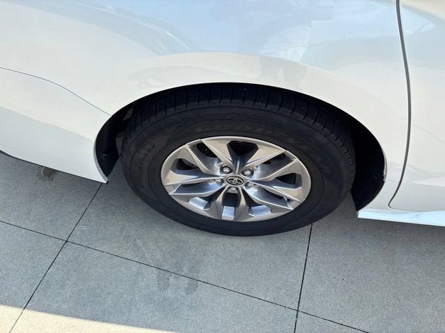 2023 Toyota Sienna Base
