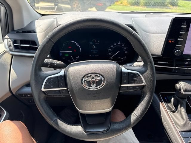 2023 Toyota Sienna Base