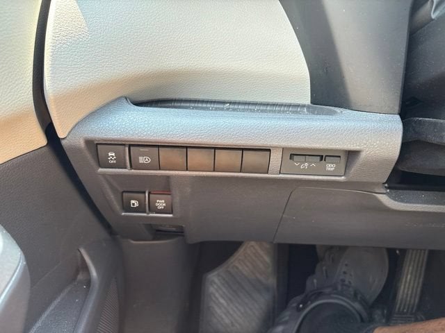 2023 Toyota Sienna Base