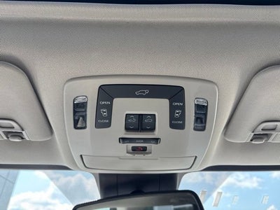 2023 Toyota Sienna Base