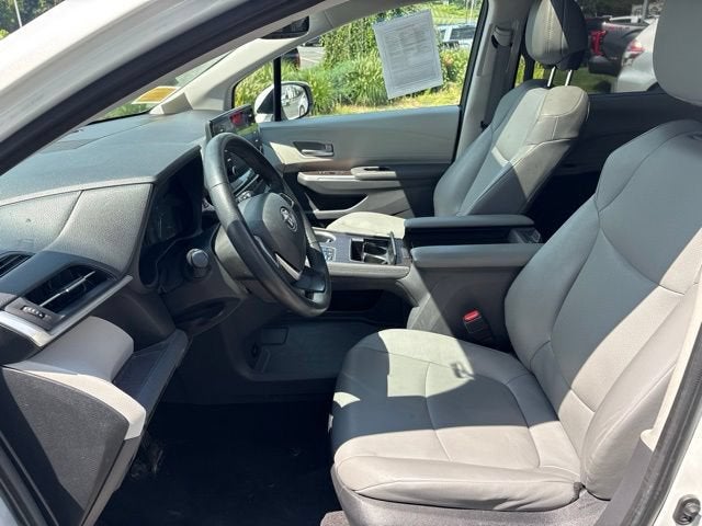 2023 Toyota Sienna Base
