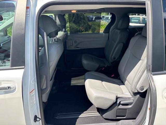 2023 Toyota Sienna Base
