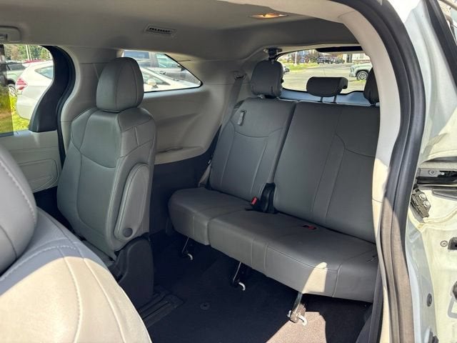2023 Toyota Sienna Base