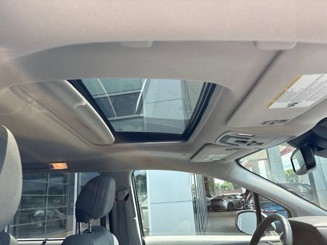2023 Toyota Sienna Base