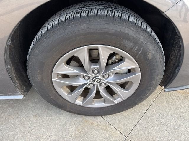 2024 Toyota Sienna Base