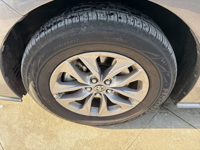 2024 Toyota Sienna Base