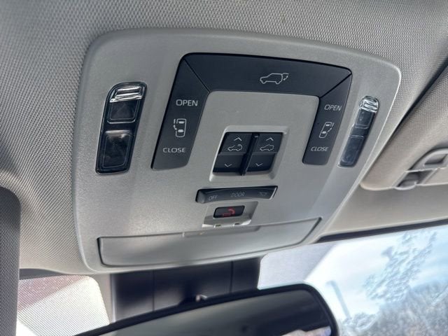 2024 Toyota Sienna Base