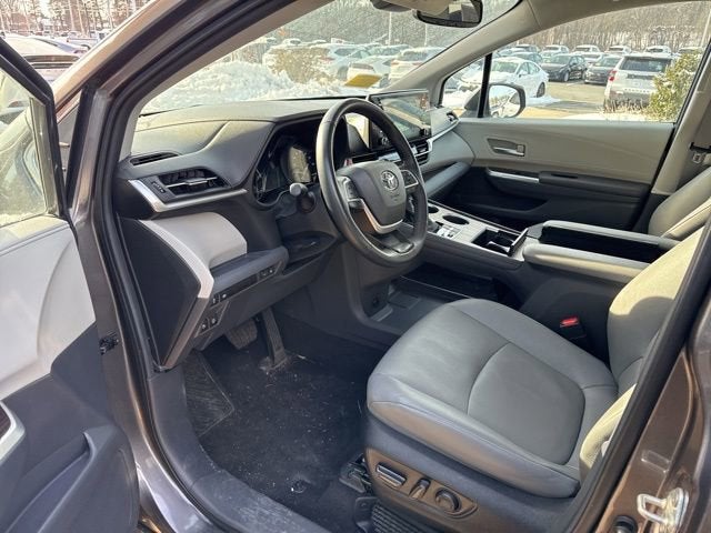 2024 Toyota Sienna Base