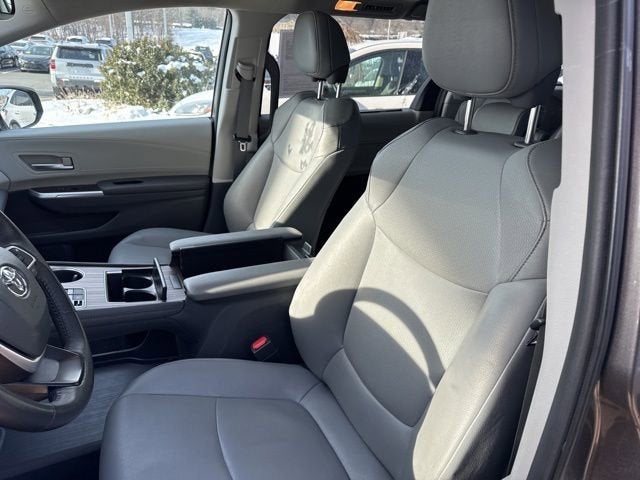 2024 Toyota Sienna Base