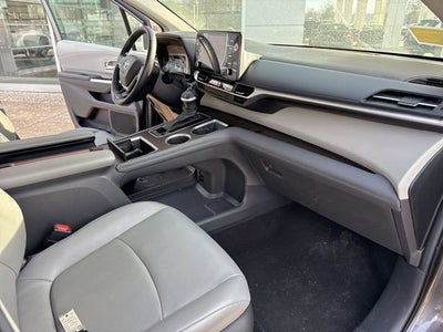 2024 Toyota Sienna Base