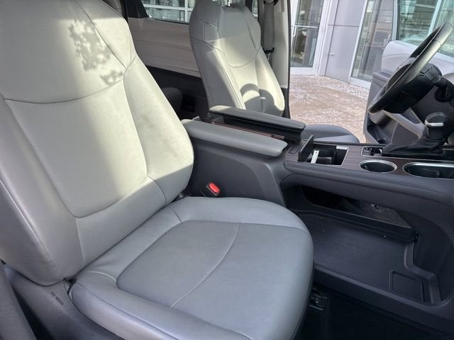 2024 Toyota Sienna Base