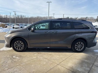 2024 Toyota Sienna Base