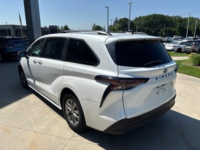 2023 Toyota Sienna Base
