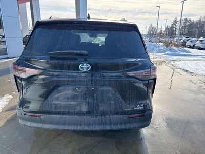 2024 Toyota Sienna Base