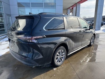 2024 Toyota Sienna Base