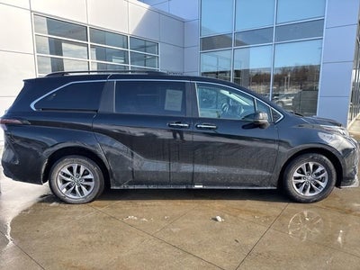 2024 Toyota Sienna Base