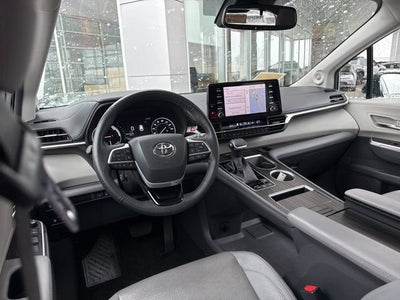 2022 Toyota Sienna Limited AWD 7-Passenger